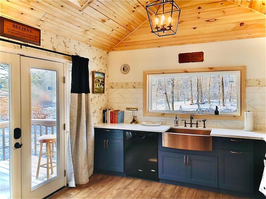 Charming 120-Year-Old Farmhouse By The Creek. Starlight Luaran gambar
